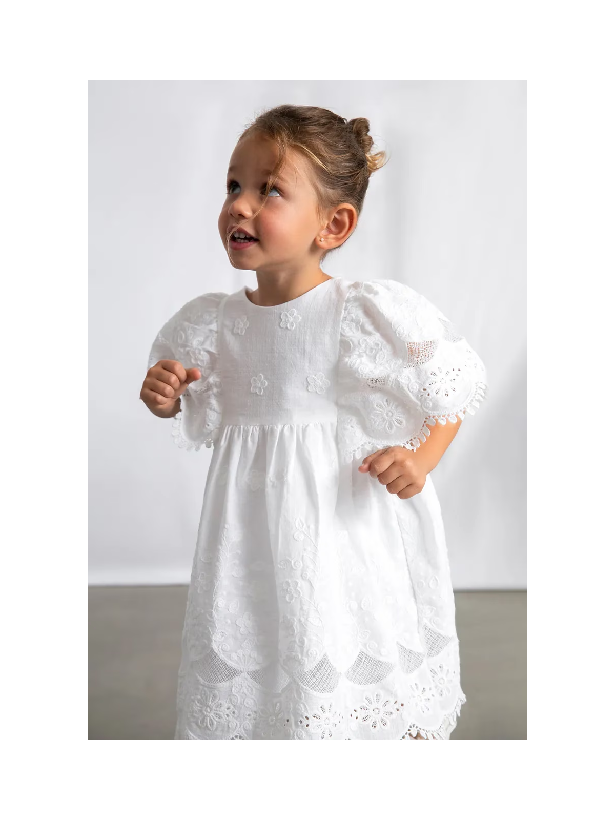 MAYORAL SUKIENKA NA KRÓTKI RĘKAW DLA DZIEWCZYNKA HAFTY BIAŁA 3923