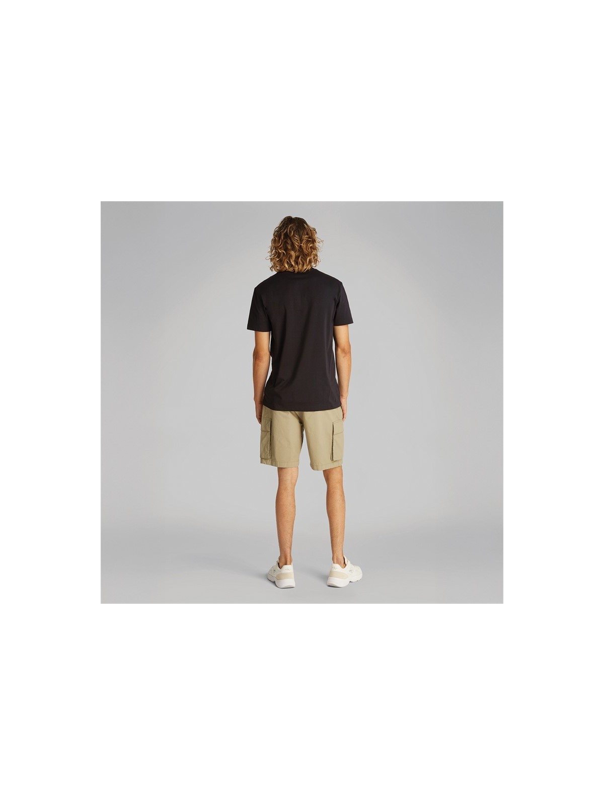 CALVIN KLEIN T-SHIRT DLA CHŁOPCA Z LOGO CZARNY J30J327469