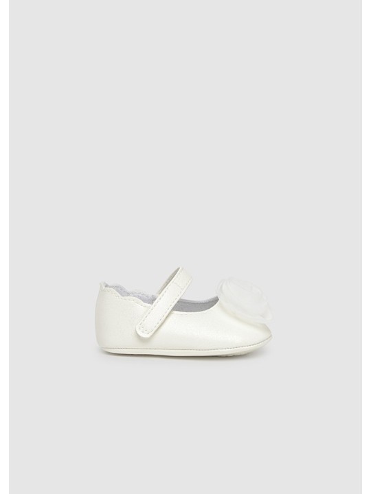 MAYORAL NEWBORN BUTY BUCIKI NIECHODKI DLA DZIEWCZYNKI  KWIATEK PANTOFELKI 9960/81