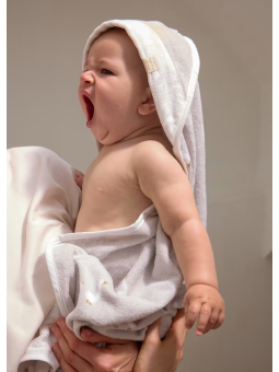 MAYORAL NEWBORN RĘCZNIK KĄPIELOWY Z KAPTUREM BIAŁO SZARY W GĄSKI 9117/78