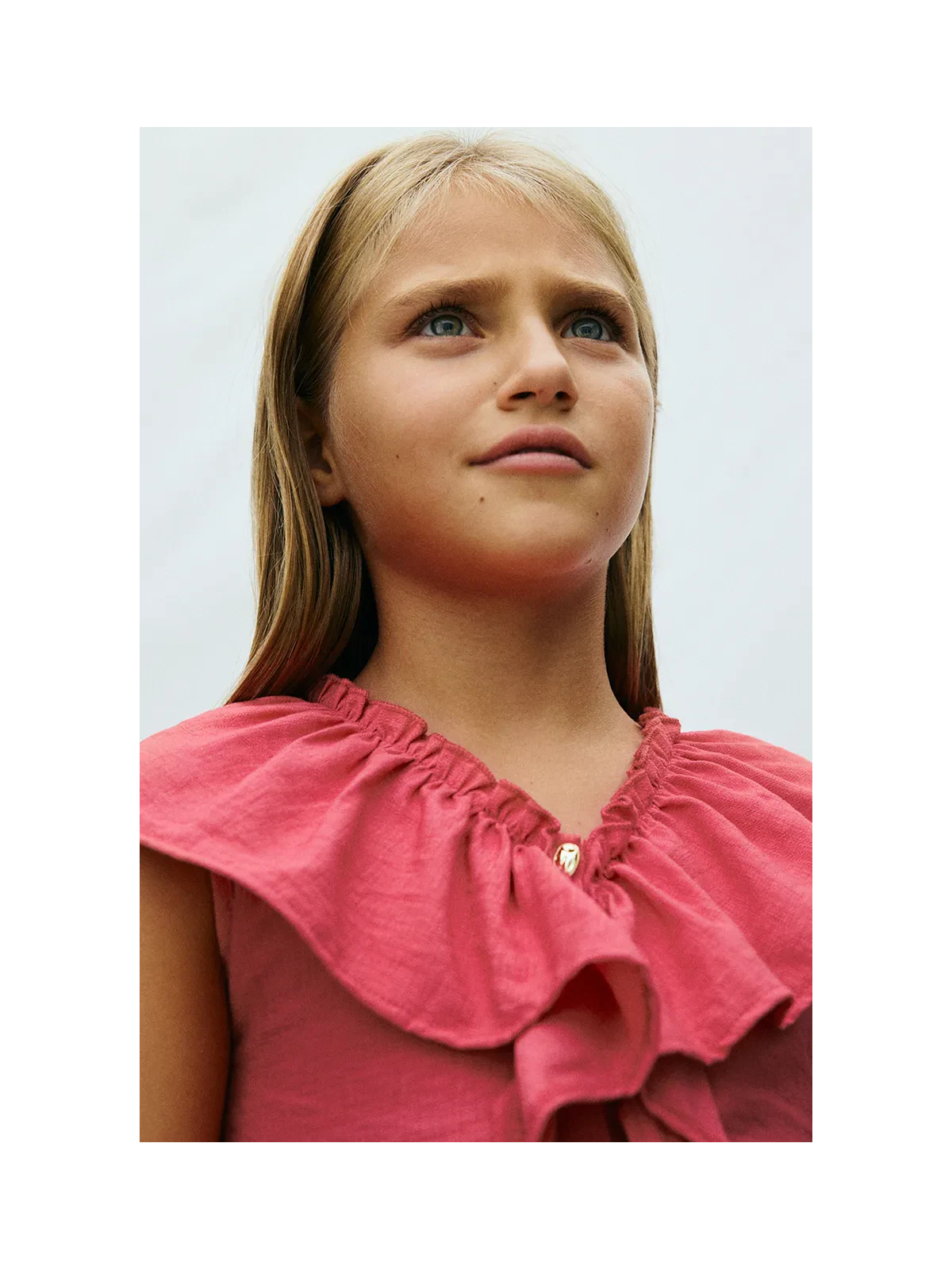 MAYORAL KOMPLET DLA DZIEWCZYNKI KRÓTKIE SPODENKI I BLUZKA Z FALBANKĄ 6207/78