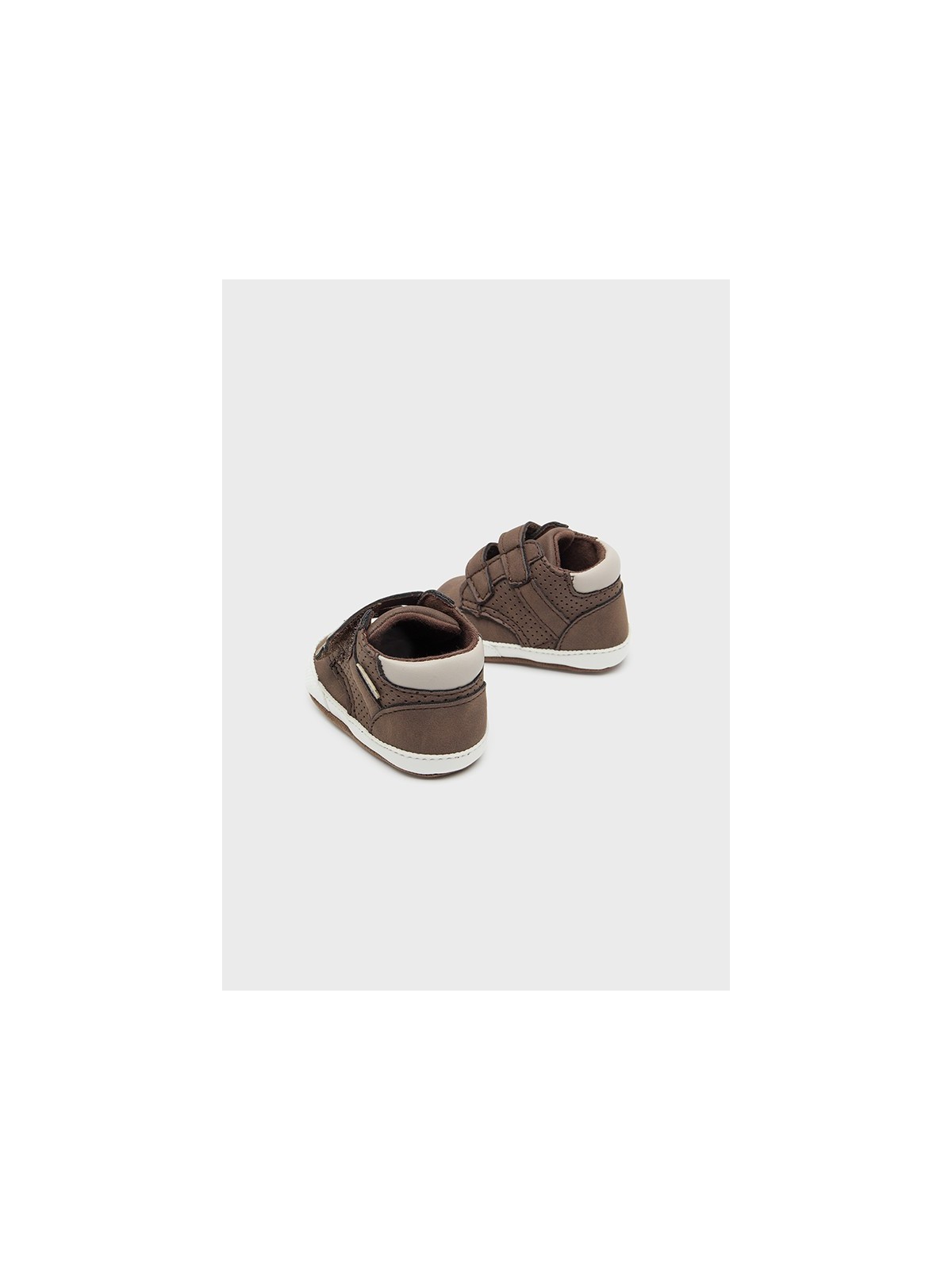 MAYORAL NEWBORN BUTY BUCIKI NIECHODKI DLA CHŁOPCA TRAMPKI BRĄZ 9683/27