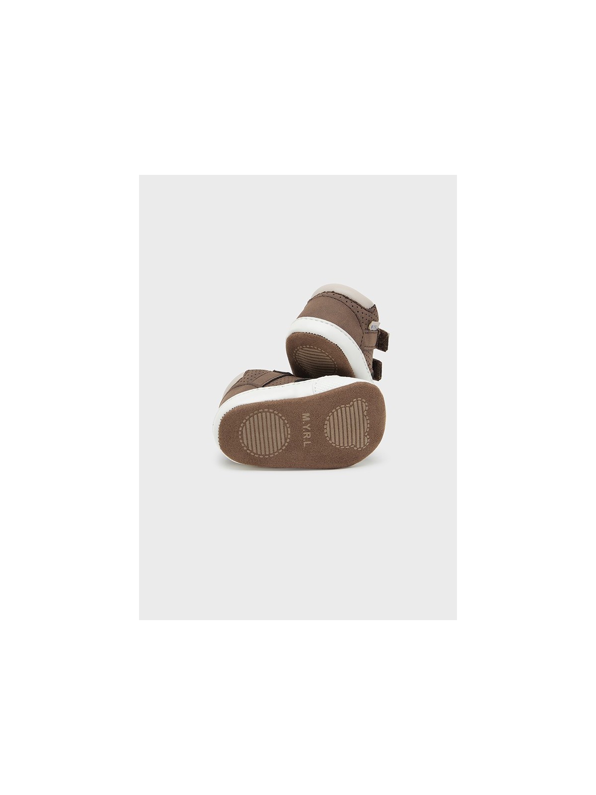 MAYORAL NEWBORN BUTY BUCIKI NIECHODKI DLA CHŁOPCA TRAMPKI BRĄZ 9683/27