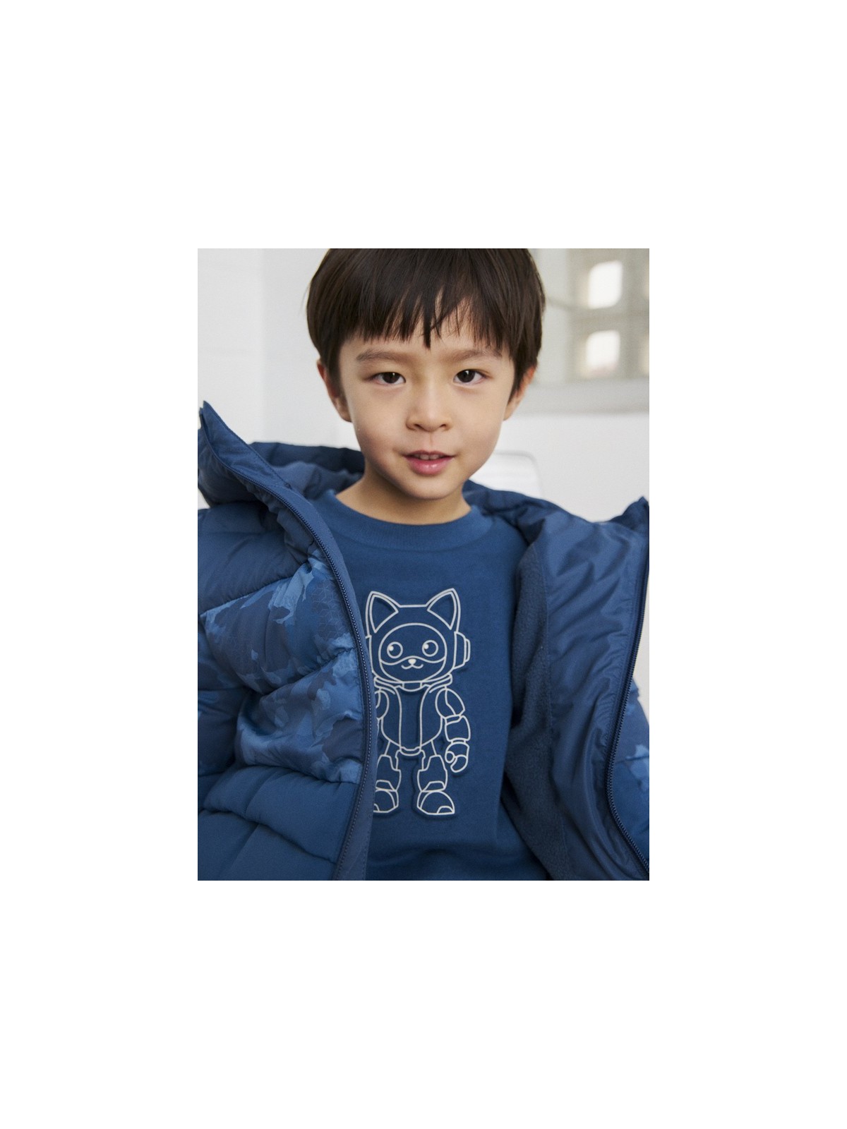 MAYORAL BLUZA BEZ KAPTURA DLA CHŁOPCA Z WYTŁACZANYM NADRUKIEM GRANAT 4459/71