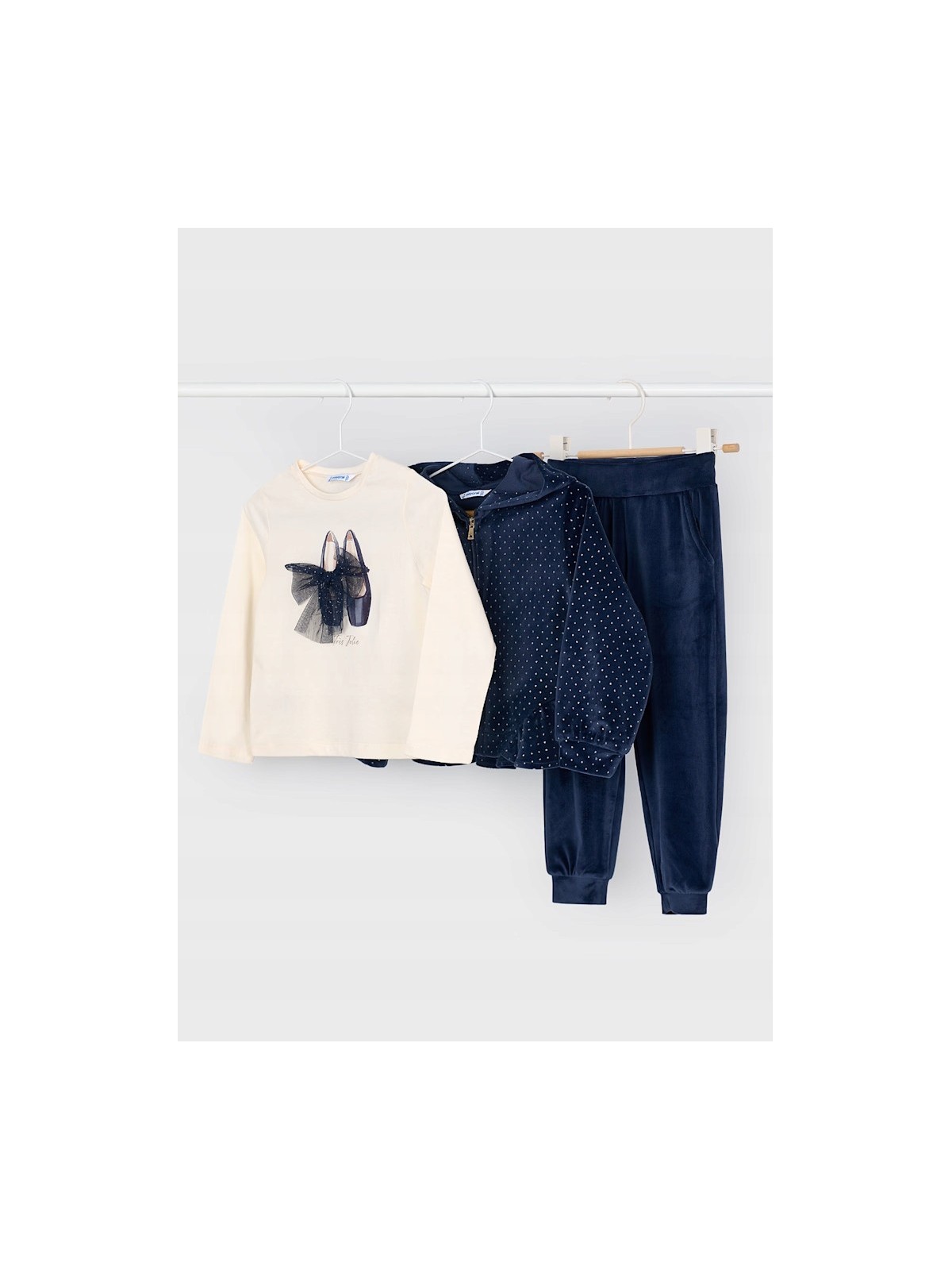 MAYORAL KOMPLET DRES DLA DZIEWCZYNKI WELUROWY BLUZA Z BROKATEM KOSZULKA NA DŁUGI RĘKAW SPODNIE 4892/61